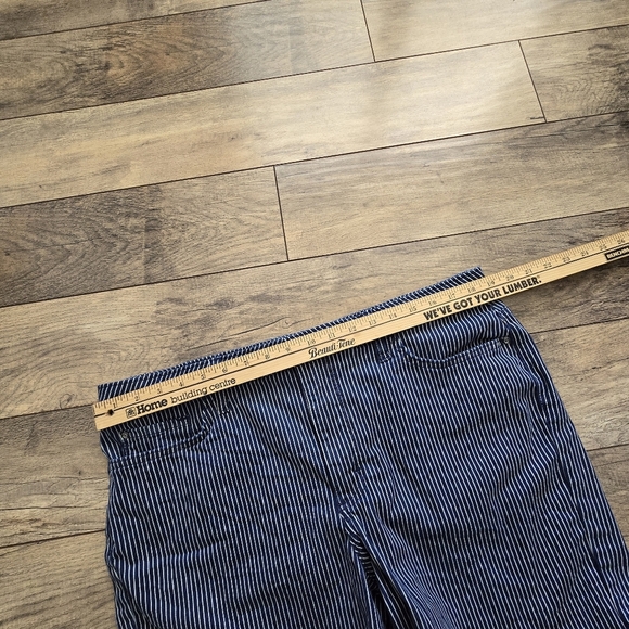 Lee Womens 18 Medium Blue Striped Shorts - Picture 11 of 15